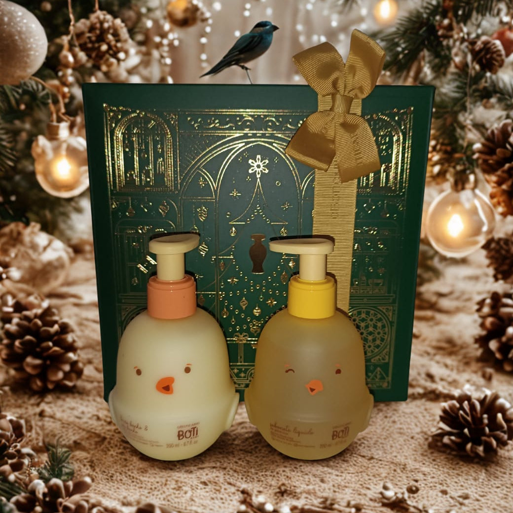 Surpreende quem mais ama com a mor e cuidado.
O sabonete líquido e a loção de banho boti, são perfeitos para os mais pequenos.
Depois de um banho, nada melhor que sentir o cheiro e as dicas da pele dos mais pequenos.
Uma excelente opção de presente para surpreender quem mais gosta.
Produto Boticário