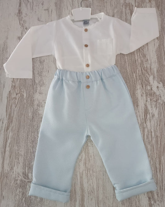 Conjunto calça e camisa