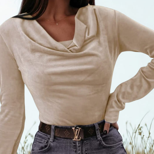 Veludo por fora, super confortável.