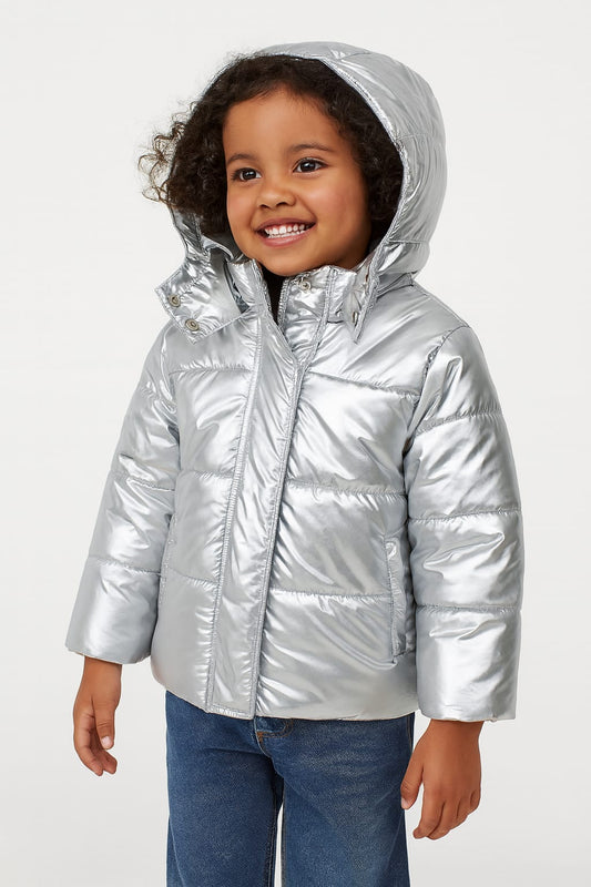 Já que temos de levar com o frio pelo menos que seja com estilo. E este casaco é sem dúvida muito giro, muito quentinho. Preparadas para o frio mas com estilo.

Casaco forrado