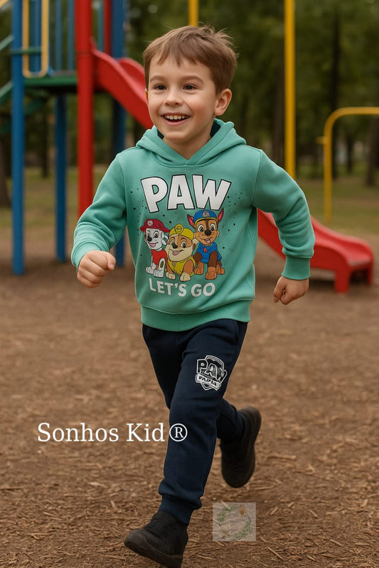 Um fato de treino super divertido e quentinho, tudo o que uma criança precisa para as brincadeiras do dia a dia.