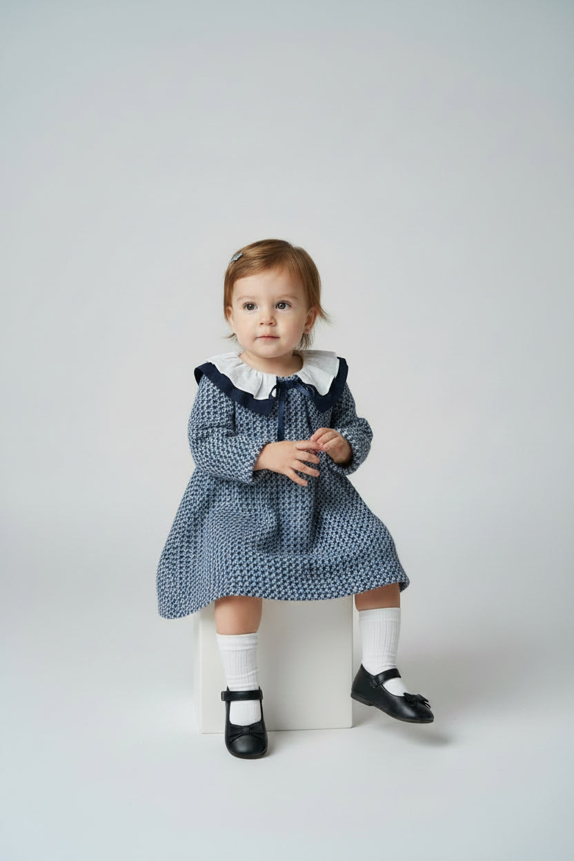 Vestido com gola